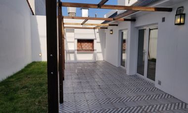 Chalet · 3 ambientes · garage · patio