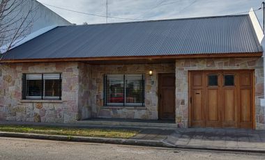 Chalet · 3 ambientes · garage · patio