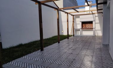 Chalet · 3 ambientes · garage · patio