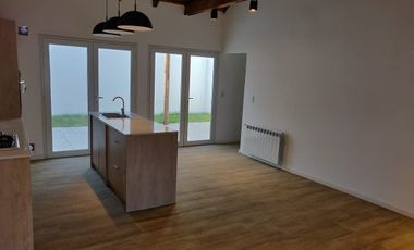 Chalet · 3 ambientes · garage · patio