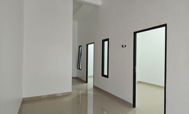 Rumah Seken 15 menit ke Eka Hospital Harapan Indah Hadap Utara J-37461