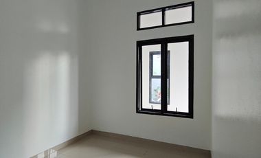 Rumah Seken 15 menit ke Eka Hospital Harapan Indah Hadap Utara J-37461