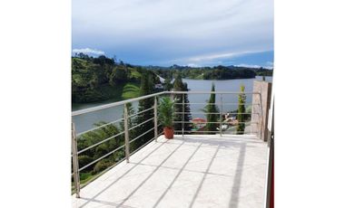 Casa finca en venta en Guatapé  Antioquia con acceso a la represa
