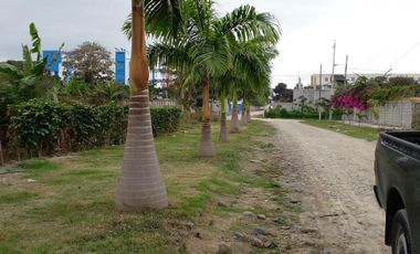 Vendo lindo terreno de 1800m2 en Tonsupa, Av. del Pacífico, acepto ofertas