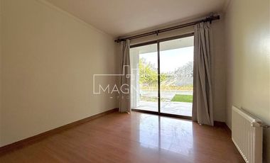 Casa en arriendo de 6 dorm. en Las Condes