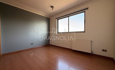 Casa en arriendo de 6 dorm. en Las Condes