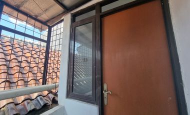 Rumah SHM Strategis 6 Menit ke Gerbang Tol Limo Dibantu KPR J-45457