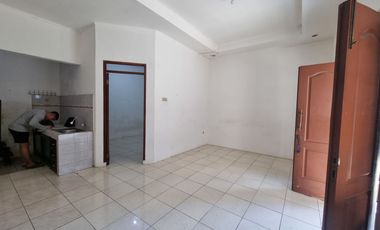 Rumah SHM Strategis 6 Menit ke Gerbang Tol Limo Dibantu KPR J-45457