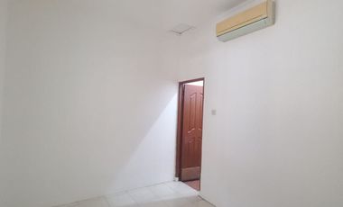 Rumah SHM Strategis 6 Menit ke Gerbang Tol Limo Dibantu KPR J-45457