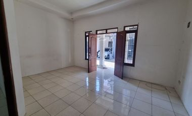 Rumah SHM Strategis 6 Menit ke Gerbang Tol Limo Dibantu KPR J-45457