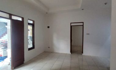 Rumah SHM Strategis 6 Menit ke Gerbang Tol Limo Dibantu KPR J-45457