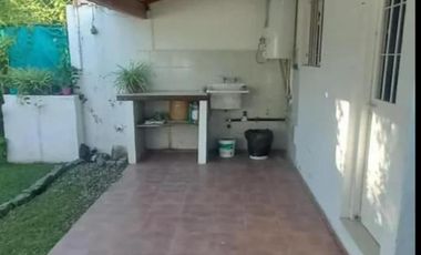 PERMUTA - TRIPLEX DE 4 AMBIENTES EN VENTA - PASO DEL REY