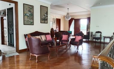 Dijual Rumah Elegant Halaman Luas Akses Mudah Di Pondok Pinang