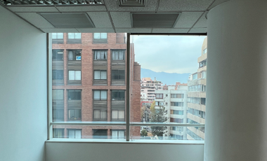 Oficina en Arriendo en Torre Paris/ Metro Los Leones