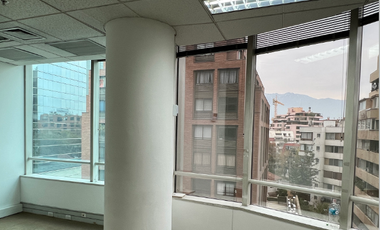Oficina en Arriendo en Torre Paris/ Metro Los Leones