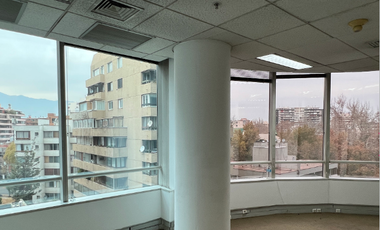 Oficina en Arriendo en Torre Paris/ Metro Los Leones