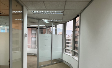 Oficina en Arriendo en Torre Paris/ Metro Los Leones