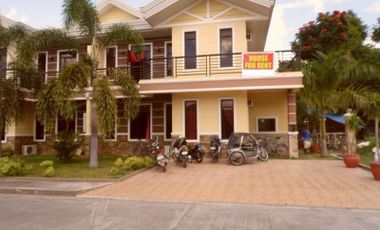 Two Storey House for rent with 4 bedrooms in Hensonville Ang