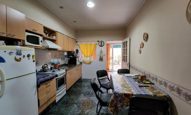 Casa 3 Ambientes, Excelente Condiciones, Amplia Terraza