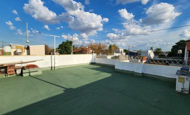 Casa 3 Ambientes, Excelente Condiciones, Amplia Terraza