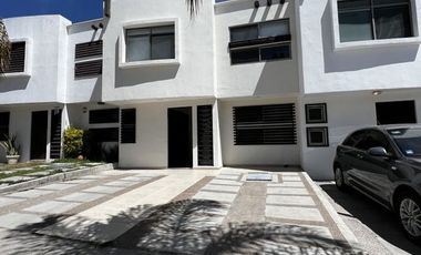 CASA EN VENTA PORTÓN CAÑADA