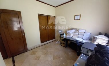 casa en venta en laureles. Cod V55855