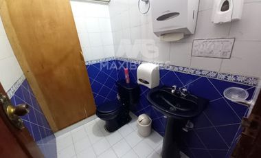 casa en venta en laureles. Cod V55855