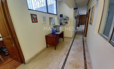 casa en venta en laureles. Cod V55855