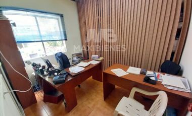 casa en venta en laureles. Cod V55855