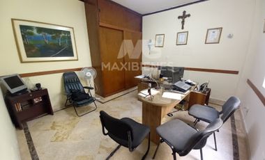 casa en venta en laureles. Cod V55855