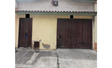 Se vende casa lote de 5,60 x 24 Barrio Colombia Palmira Valle