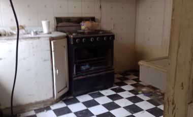 Avenida Central, Metróbus estación  Industrial casa 2 niveles