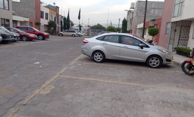 Avenida Central, Metróbus estación  Industrial casa 2 niveles