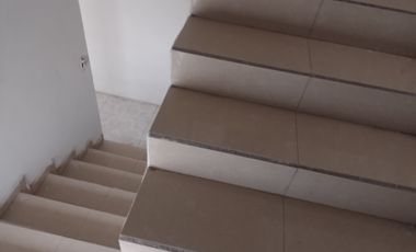 Avenida Central, Metróbus estación  Industrial casa 2 niveles