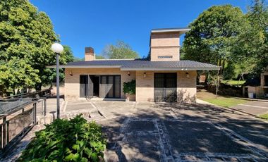BELLA CASA CON FONDO AL RÍO BALNEARIO EN TALAHUASI, EXCLUSIVO Y CON MUCHO POTENCIAL, Fabulosa