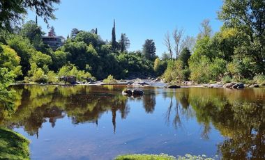 BELLA CASA CON FONDO AL RÍO BALNEARIO EN TALAHUASI, EXCLUSIVO Y CON MUCHO POTENCIAL, Fabulosa