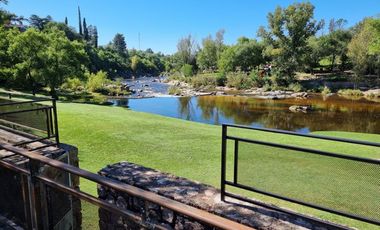 BELLA CASA CON FONDO AL RÍO BALNEARIO EN TALAHUASI, EXCLUSIVO Y CON MUCHO POTENCIAL, Fabulosa