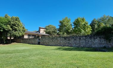 BELLA CASA CON FONDO AL RÍO BALNEARIO EN TALAHUASI, EXCLUSIVO Y CON MUCHO POTENCIAL, Fabulosa