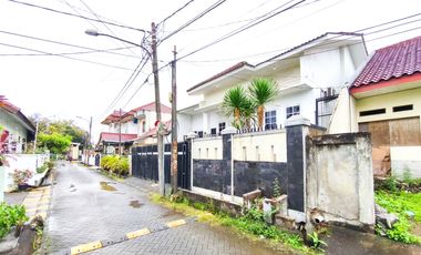 Rumah LT 240 Hadap Selatan dekat Gerbang Tol Joglo Siap KPR J-39685