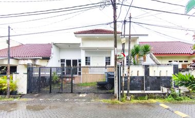Rumah LT 240 Hadap Selatan dekat Gerbang Tol Joglo Siap KPR J-39685