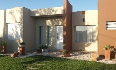Muy Buena Casa Nueva En Venta 2d En Las Cañitas