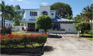 CASA EN VENTA / PLAYA BLANCA / 700m2 / 3 HABITACIONES / CON JARDN