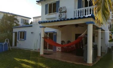 CASA EN VENTA / PLAYA BLANCA / 700m2 / 3 HABITACIONES / CON JARDN