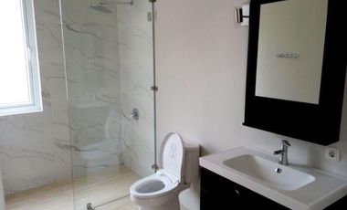 Rumah Nuansa Bali Dengan Kolam Renang Yang Indah