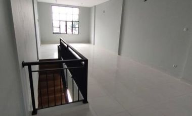 Dijual Ruko Gandeng Vila Melati Mas Tangerang Selatan 2 Lantai Lokasi Strategis Murah