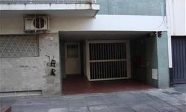 Cochera en Alquiler cubierta Móvil ---- Se cierra Vehículo cómoda hay disponible solo Vecinos