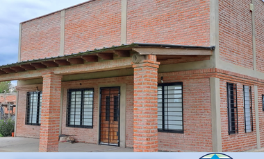Vivienda de 2 plantas en venta, ubicada en General Hornos.