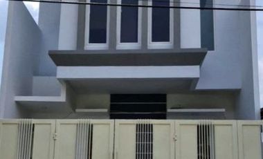 Rumah 2 lantai Baru Moderen Siap Huni di Jambangan Surabaya