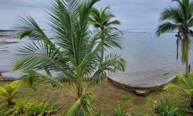 Se vende casa frente al mar, Colón, Viento Frío
