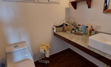 Se vende casa frente al mar, Colón, Viento Frío
